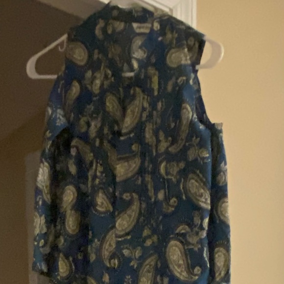 Summer dress with cut out shoulders - Picture 2 of 3